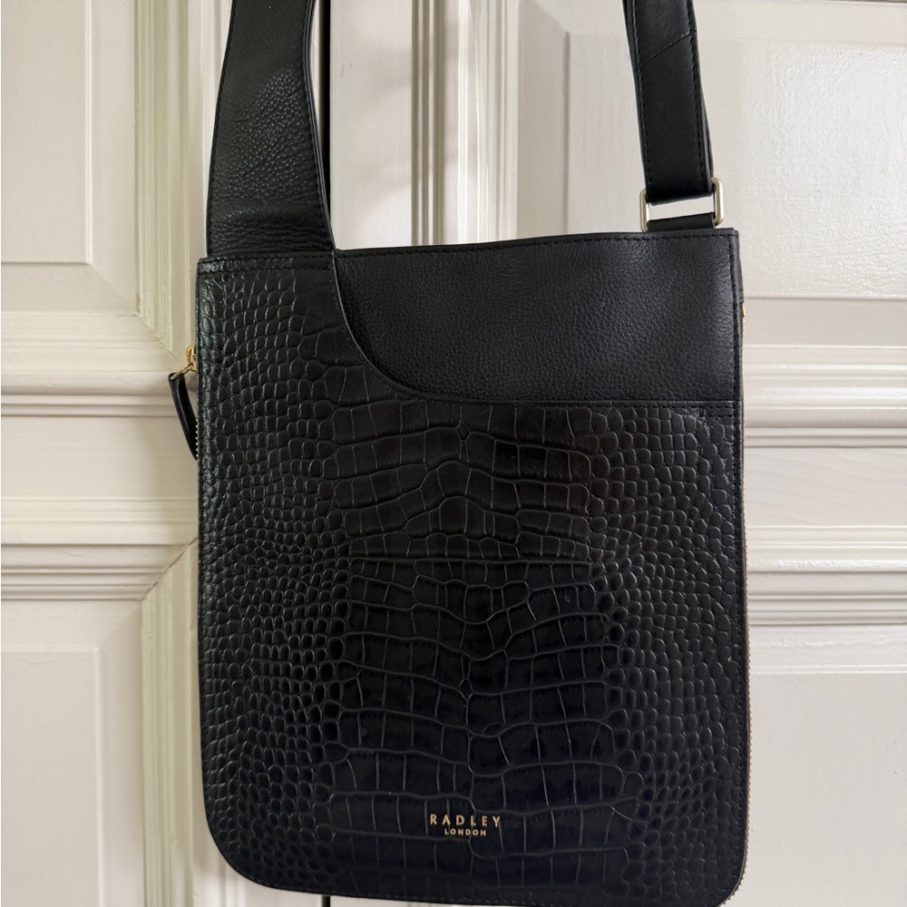 RADLEY LONDON Black Croc-Embossed Messenger Bag